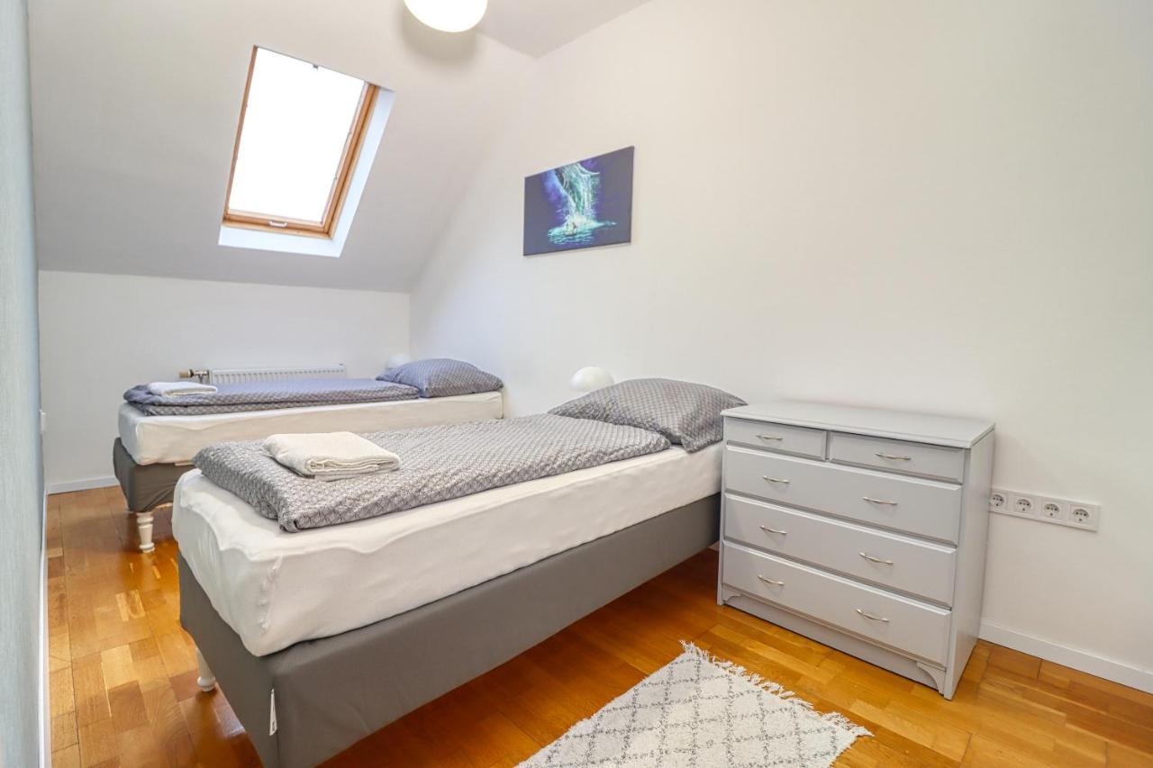 Cinemapartman Eger Extérieur photo