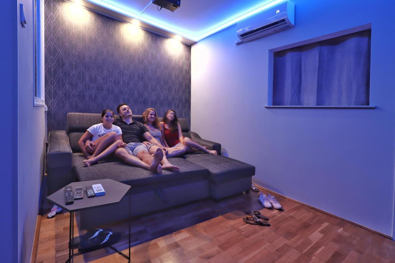 Cinemapartman Eger Extérieur photo
